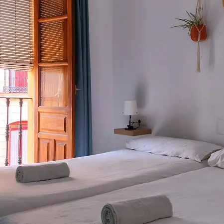 En Centro Con Vistas A La Plaza Alameda De Hercules - Hasta 6 Personas Apartment *